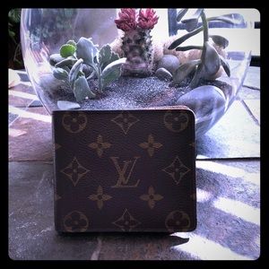Louis Vuitton Classic Wallet